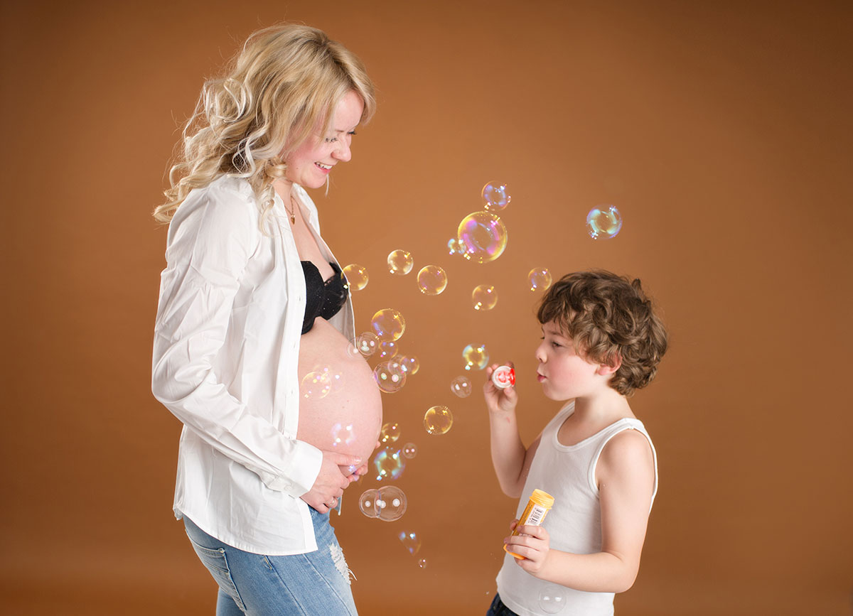 babybauchshooting mit seifenblasen