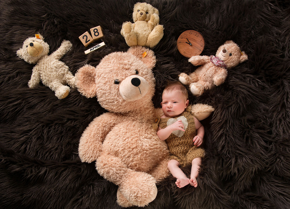 newbornfoto mit Teddybären